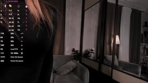 Snapshot of one_1ove chatting on 10, 10, 2025 Ana online show from 10, 10, 2025