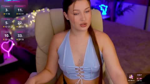 Snapshot of onelaya chatting on 25, 10, 2025 L A Y A online show from 25, 10, 2025