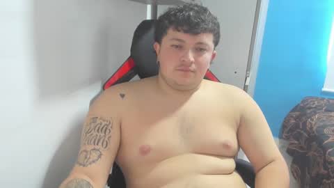 Snapshot of onewhiteboichub chatting on 20, 2, 2025 Andres INDEPENDENT MODEL online show from 20, 2, 2025