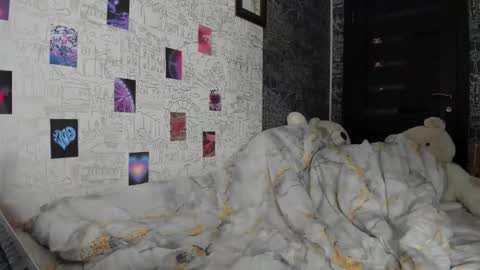 Snapshot of only_iva21 chatting on 12, 10, 2025 Iva online show from 12, 10, 2025