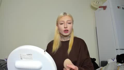 Snapshot of only_iva21 chatting on 16, 11, 2025 Iva online show from 16, 11, 2025