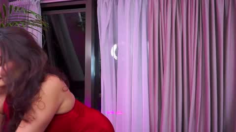 Nicolle online show from 11, 9, 2025