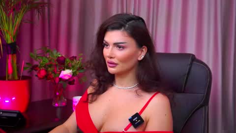 Nicolle online show from 14, 9, 2025