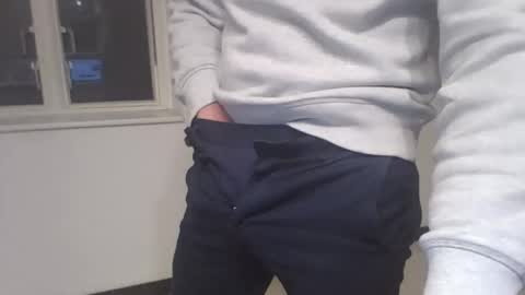 onurkneespls online show from 1, 11, 2025