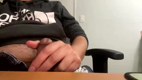 Snapshot of ooiskyfalloo chatting on 21, 12, 2025 ooiskyfalloo online show from 21, 12, 2025