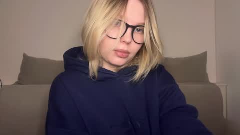 Snapshot of opheliaritz chatting on 23, 3, 2026 Ophelia online show from 23, 3, 2026