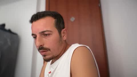 Snapshot of or690 chatting on 13, 11, 2025 or online show from 13, 11, 2025