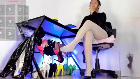 You can call me Sussana  online show from 4, 11, 2025