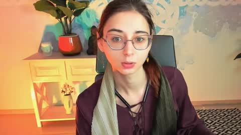 Orianna -  Hi Im into geek culture cosplay crafting LARP games. Shall we play DnD online show from 17, 10, 2025