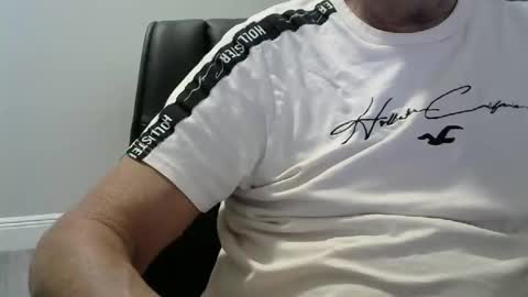 Snapshot of ossibottom chatting on 10, 2, 2025 Ossi online show from 10, 2, 2025