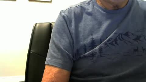 Snapshot of ossibottom chatting on 21, 2, 2025 Ossi online show from 21, 2, 2025
