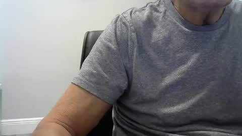 Snapshot of ossibottom chatting on 19, 9, 2025 Ossi online show from 19, 9, 2025