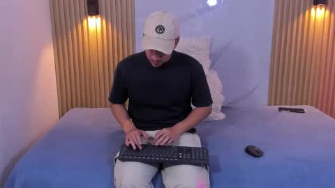 Snapshot of otto_andrew chatting on 11, 3, 2026 Otto Andrew online show from 11, 3, 2026