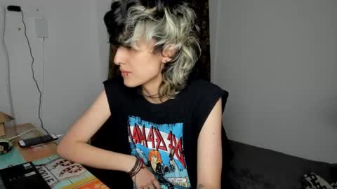 Snapshot of ottoyan_ chatting on 1, 2, 2025 Otto 3 online show from 1, 2, 2025