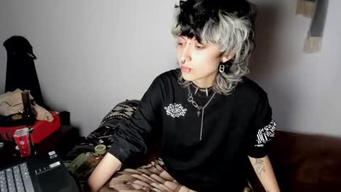 Snapshot of ottoyan_ chatting on 27, 2, 2025 Otto 3 online show from 27, 2, 2025