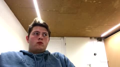 Snapshot of outflayd chatting on 15, 12, 2025 outflayd online show from 15, 12, 2025