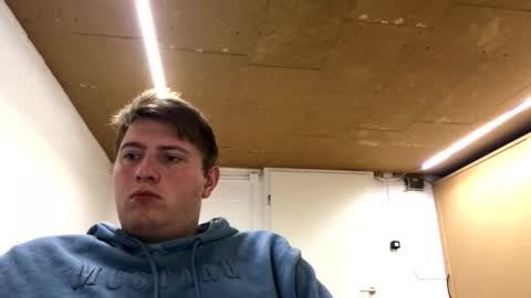 Snapshot of outflayd chatting on 16, 12, 2025 outflayd online show from 16, 12, 2025