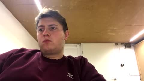 Snapshot of outflayd chatting on 17, 12, 2025 outflayd online show from 17, 12, 2025