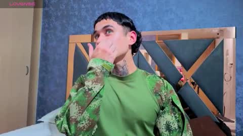 Snapshot of owen_desmond chatting on 28, 9, 2025 owen desmond online show from 28, 9, 2025