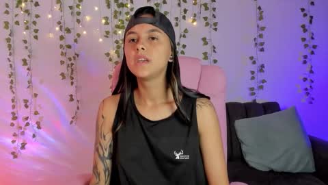 Snapshot of owenfoxx1 chatting on 19, 12, 2025 Owen foxx online show from 19, 12, 2025