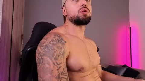 Maximus Owen online show from 12, 11, 2025