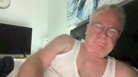 Snapshot of ozhairybearxxxx chatting on 8, 12, 2024 ozhairybearxxxx online show from 8, 12, 2024