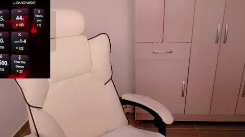 Snapshot of p_o_l_e_t_t chatting on 10, 3, 2025 Jane online show from 10, 3, 2025