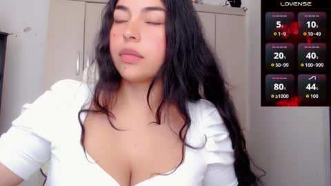 Snapshot of p_o_l_e_t_t chatting on 24, 11, 2025 Jane online show from 24, 11, 2025