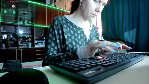 Ella online show from 15, 2, 2025