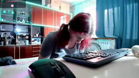 Ella online show from 6, 3, 2025