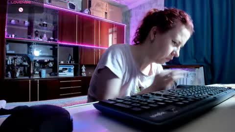 Ella online show from 10, 3, 2025