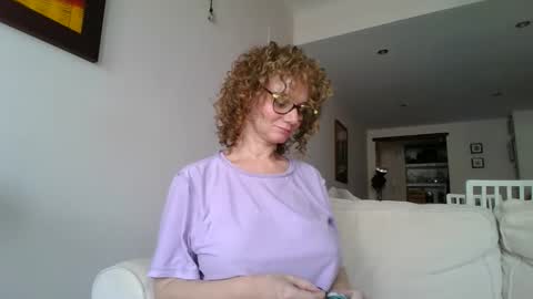 Snapshot of palaustudio chatting on 18, 10, 2025 Merce online show from 18, 10, 2025