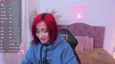 palmerfox_tay online show from 9, 10, 2025