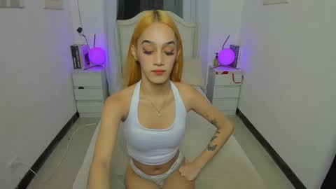 Snapshot of paloma_fucker chatting on 8, 11, 2025 tiny girl wth big one online show from 8, 11, 2025