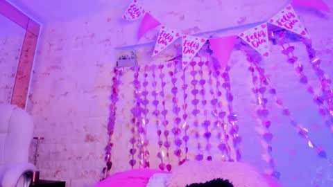 Snapshot of pamela_west chatting on 11, 2, 2026 Pamela West online show from 11, 2, 2026