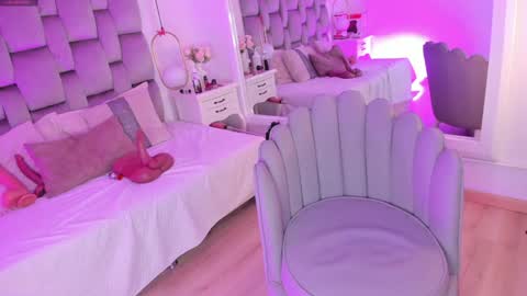  Pamela  online show from 17, 1, 2025