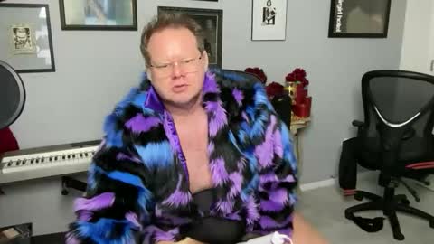 Snapshot of pantyhosedking chatting on 29, 11, 2025 PantyhoseKing online show from 29, 11, 2025