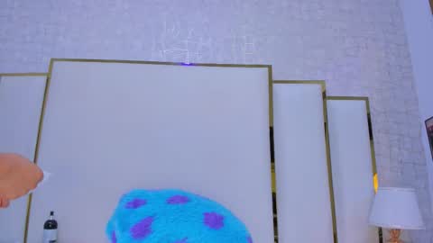 Paola  online show from 25, 11, 2025