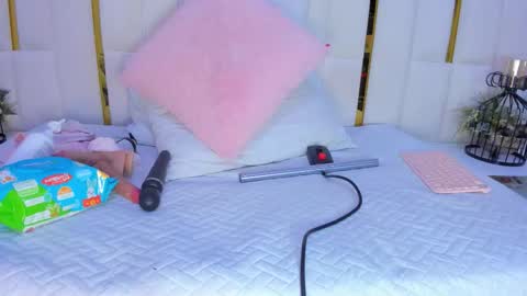 Paola  online show from 23, 12, 2025