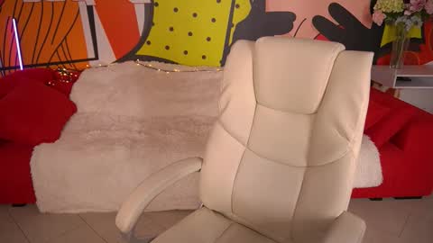 Snapshot of paolamola chatting on 8, 11, 2025 Lia online show from 8, 11, 2025