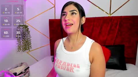 Snapshot of paris_evans_01 chatting on 14, 11, 2025 paris_evans_01 online show from 14, 11, 2025