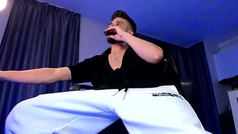 Snapshot of paris_lock chatting on 23, 3, 2026 Paris online show from 23, 3, 2026