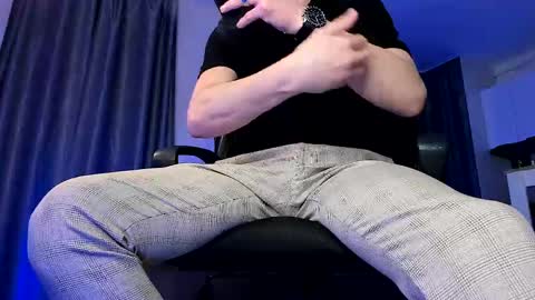 Snapshot of paris_lock chatting on 29, 3, 2026 Paris online show from 29, 3, 2026