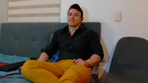 Snapshot of paris_mark chatting on 12, 10, 2025 Mark Paris online show from 12, 10, 2025