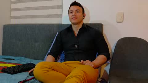 Snapshot of paris_mark chatting on 19, 10, 2025 Mark Paris online show from 19, 10, 2025