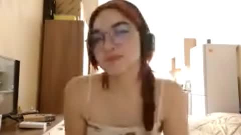 Snapshot of parisstoot chatting on 4, 11, 2025 Michelle online show from 4, 11, 2025