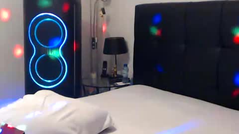 Snapshot of passiekoppel chatting on 29, 12, 2024 Sexy Prinsesje Celina and my Boyfriend Fred Follow Passiekoppel on TwitterREAD BIO online show from 29, 12, 2024