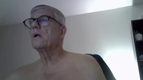 Snapshot of patrick5275 chatting on 1, 10, 2025 patrick5275 online show from 1, 10, 2025