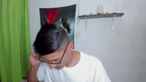 Snapshot of patrick_1_ chatting on 5, 4, 2026 EDUAR Independent model online show from 5, 4, 2026