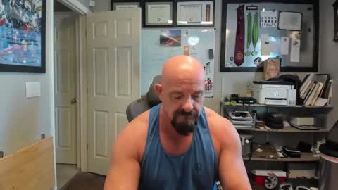 Justeffingaround online show from 27, 2, 2025